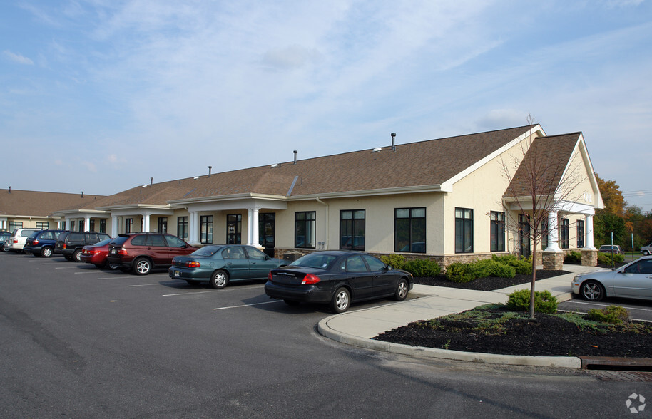 545 Beckett Rd, Logan Township, NJ à louer - Photo de l’immeuble – Image 3 sur 4
