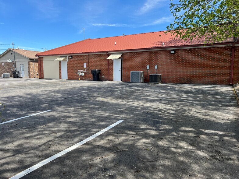 1407 NW Broad St, Murfreesboro, TN à louer - Photo de l’immeuble – Image 2 sur 24