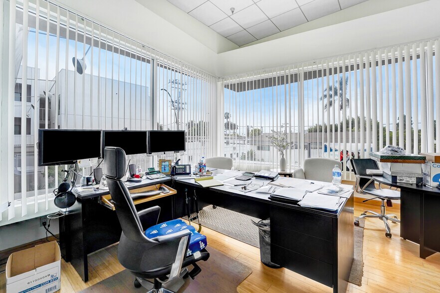 2812-2820 Santa Monica Blvd, Santa Monica, CA à louer - Photo de l’immeuble – Image 3 sur 14