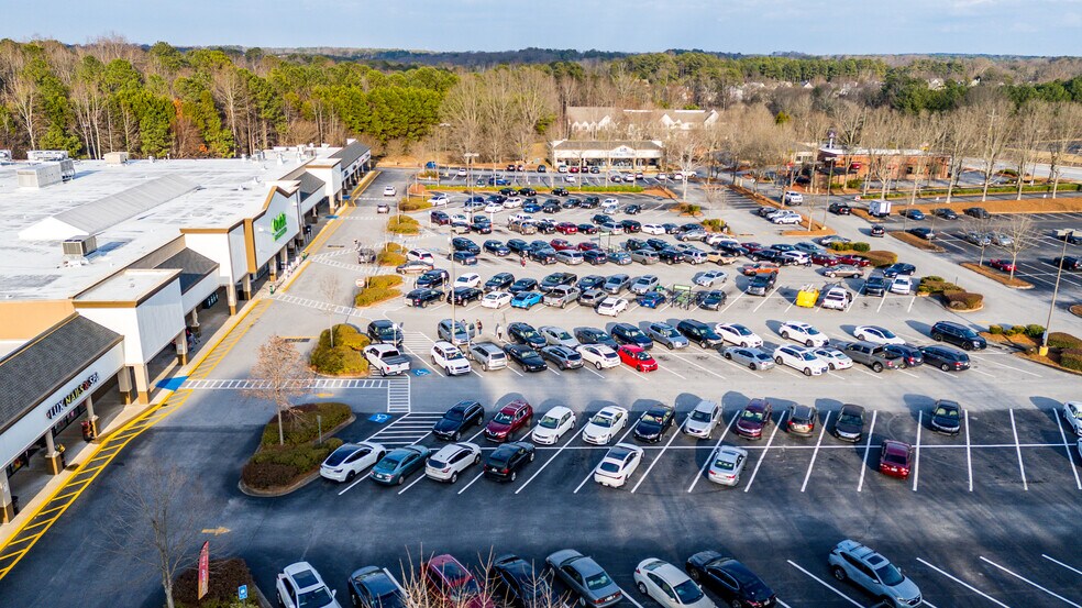 4045 Five Forks Trickum Rd SW, Lilburn, GA à louer - Photo de l’immeuble – Image 3 sur 7