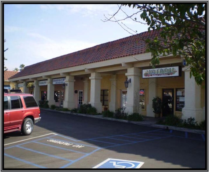 2321 Tapo St, Simi Valley, CA à louer - Photo de l’immeuble – Image 1 sur 4