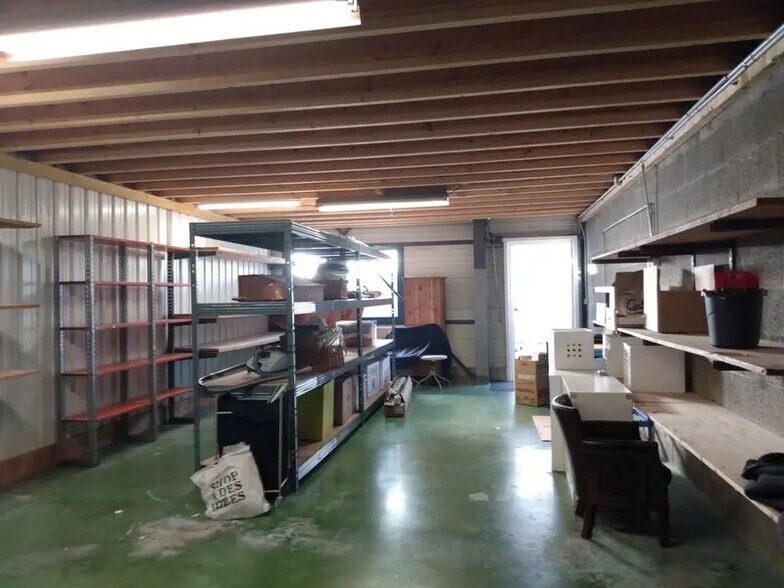 Bureau dans Challes-les-Eaux à vendre - Photo de l’immeuble – Image 3 sur 13