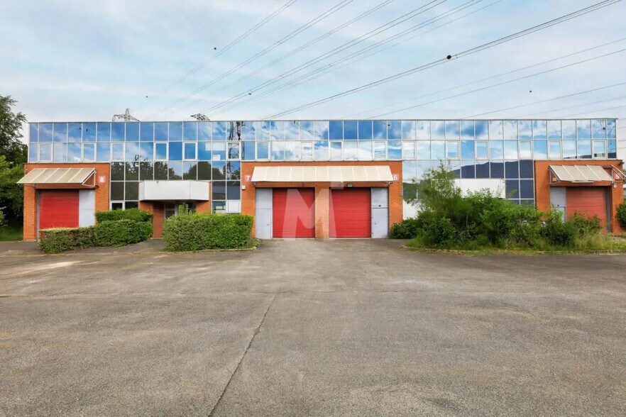 Local d’activités dans Massy à louer - Photo de l’immeuble – Image 1 sur 8