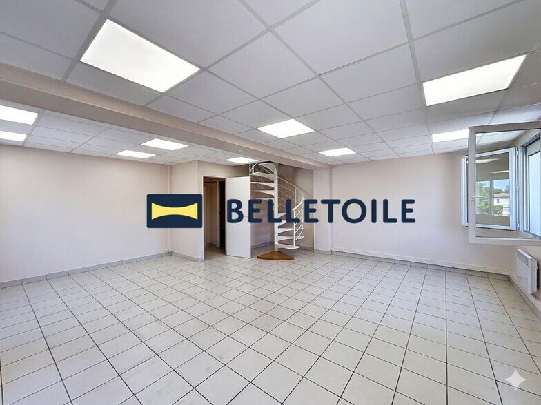Bureau dans Saint-Maur-des-Fossés à louer - Photo de l’immeuble – Image 1 sur 16