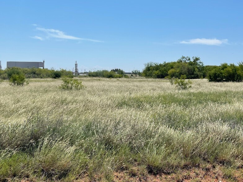4350 E Loop 1604 S, Elmendorf, TX à vendre - Photo de l’immeuble – Image 3 sur 9