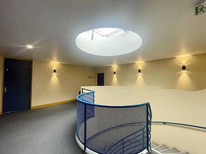 Bureau dans Mont-Saint-Aignan à vendre - Photo de l’immeuble – Image 3 sur 8