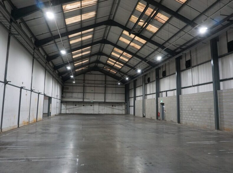 Industriel/Logistique dans Mace Ln, Ashford à louer - Photo intérieure – Image 3 sur 3