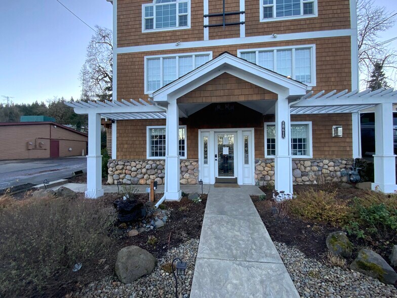 18615 Willamette Dr, West Linn, OR à louer - Photo de l’immeuble – Image 2 sur 7