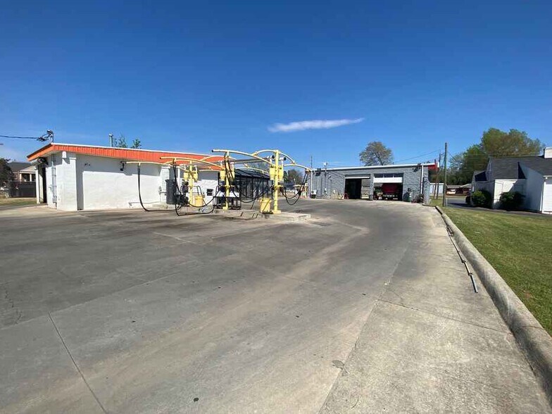 214 S Harris St, Sandersville, GA à vendre - Photo de l’immeuble – Image 2 sur 7