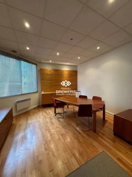 Bureau dans Paris à louer - Photo de l’immeuble – Image 1 sur 5