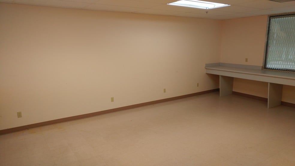 4100 Center Pointe Dr, Fort Myers, FL à vendre - Photo de l’immeuble – Image 2 sur 17