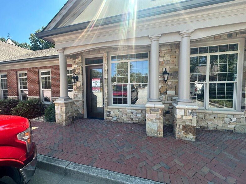 514 W Maple St, Cumming, GA à louer - Photo de l’immeuble – Image 3 sur 10