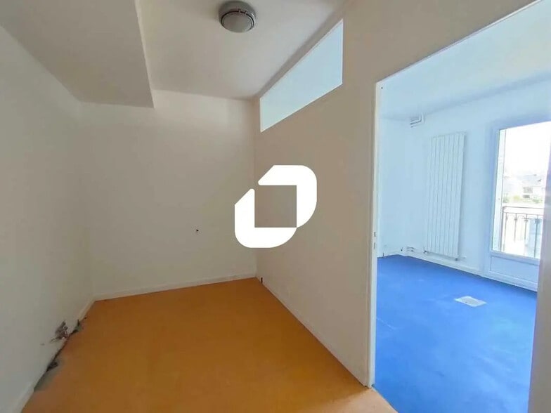 Bureau dans Le Chesnay-Rocquencourt à vendre - Photo de l’immeuble – Image 2 sur 5