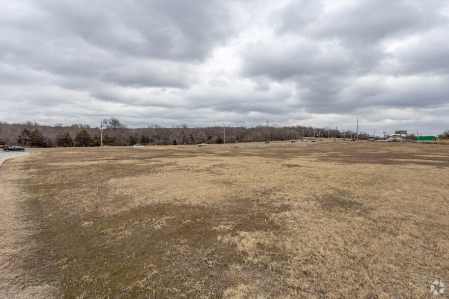 7100 S Elwood Ave, Tulsa, OK à louer - Photo de l’immeuble – Image 3 sur 4