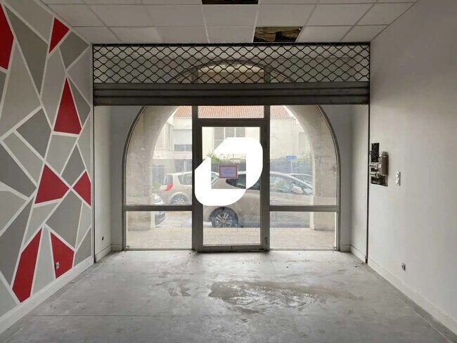 Plus de détails pour Local commercial à louer