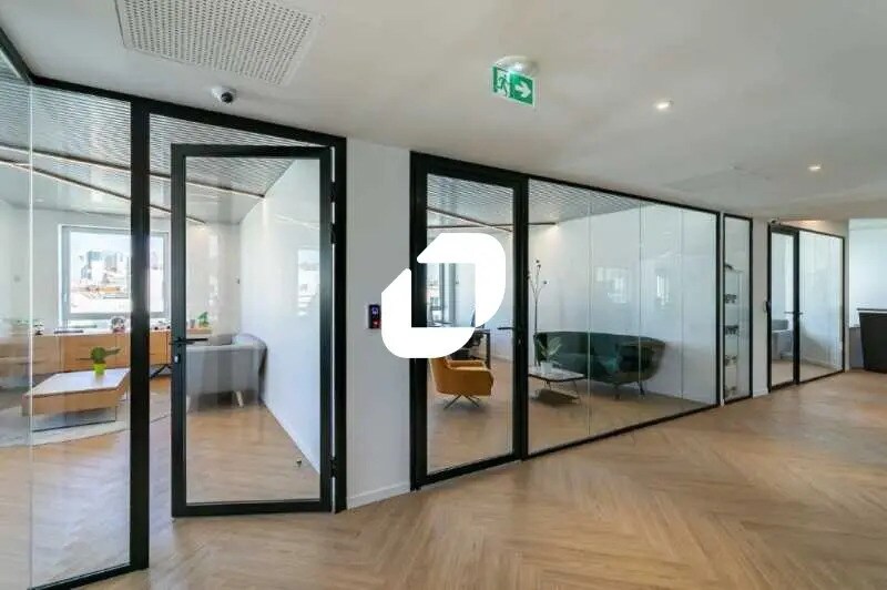 Bureau dans Puteaux à louer - Photo de l’immeuble – Image 2 sur 17