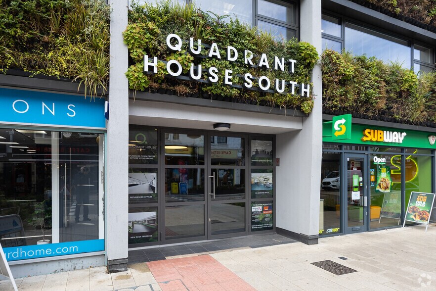 31-65A Croydon Rd, Caterham à louer - Photo de l’immeuble – Image 3 sur 7