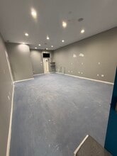 5324-5326 W 16th St, Indianapolis, IN à louer Photo intérieure– Image 2 sur 4