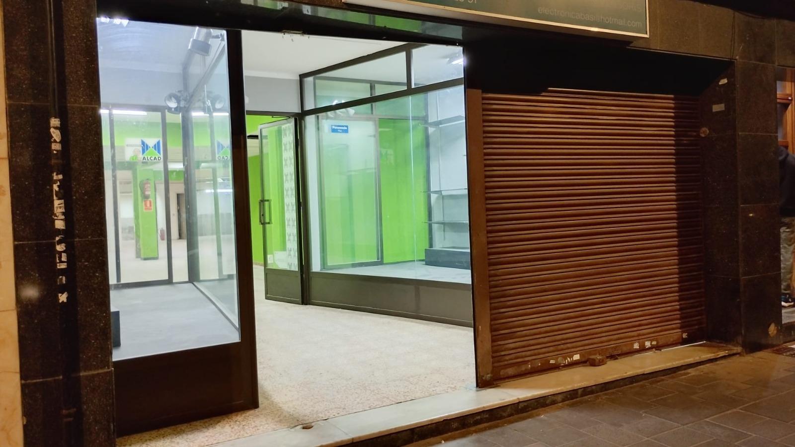 Immeuble residentiel dans Castelldefels, Barcelona à vendre Photo principale– Image 1 sur 10