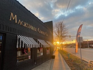 Plus de détails pour 623 Nat'l Ave, West Terre Haute, IN - Local d’activités à vendre
