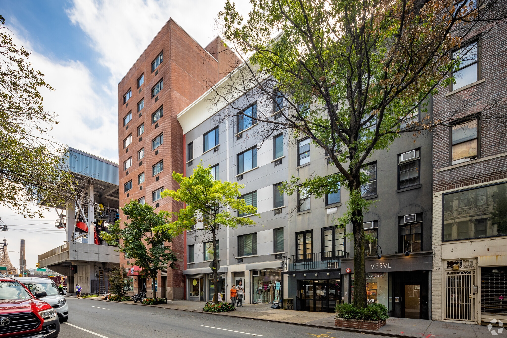 244-246 E 60th St, New York, NY à louer Photo principale– Image 1 sur 9