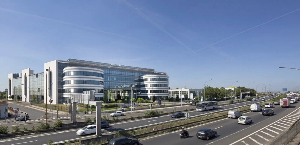 1-15 Rue Du 1er Mai, Nanterre à louer - Photo de l’immeuble – Image 2 sur 20