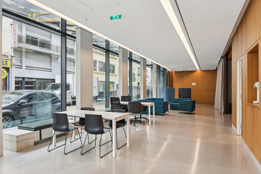 17 Rue Guillaume Tell, Paris à louer - Photo de l’immeuble – Image 3 sur 23