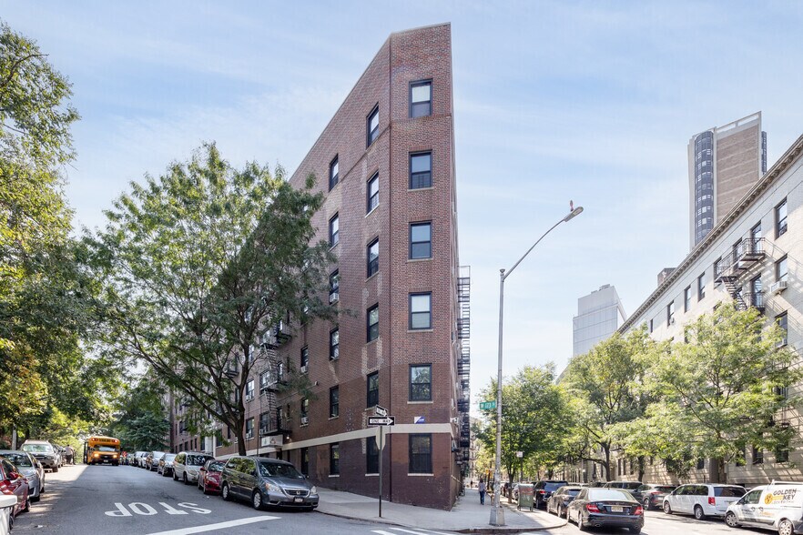 135-143 Haven Ave, New York, NY à louer - Photo principale – Image 1 sur 18