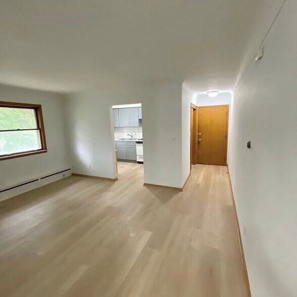 616 Ivy Ave E, Saint Paul, MN à vendre - Photo de l’immeuble – Image 3 sur 12