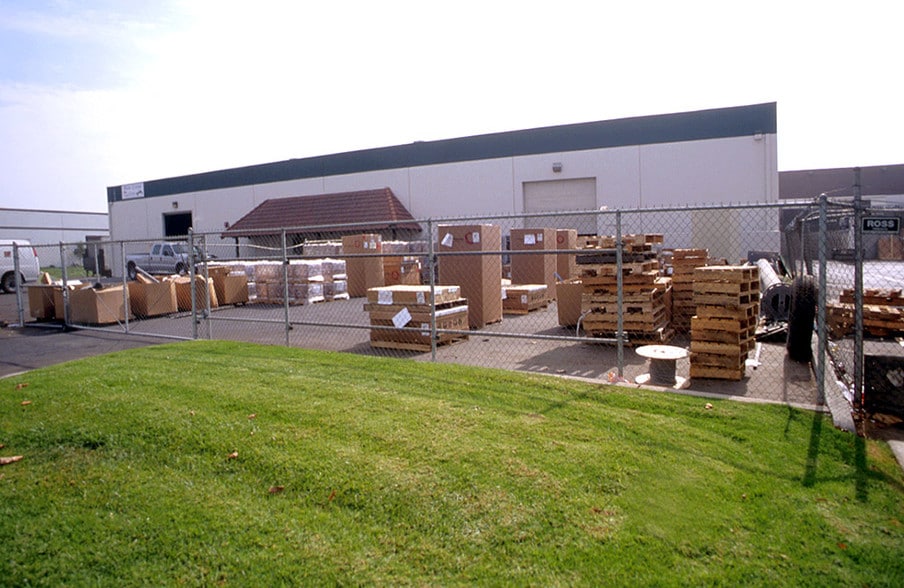 1620 Commerce St, Corona, CA à louer - Autre – Image 2 sur 3