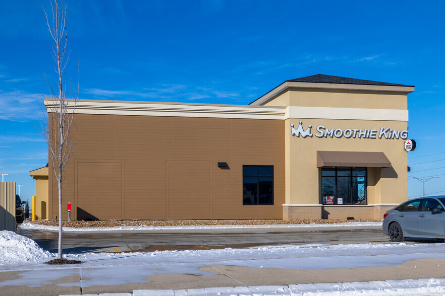1440-1446 NE Douglas St, Lees Summit, MO à louer - Photo de l’immeuble – Image 2 sur 3