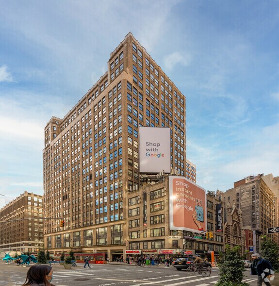 1369 Broadway, New York, NY à vendre - Photo de l’immeuble – Image 2 sur 5