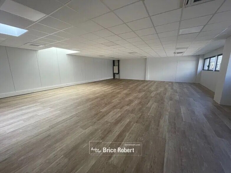 Bureau dans Rillieux-la-Pape à louer - Photo intérieure – Image 2 sur 5