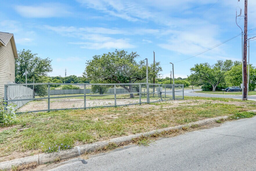 13055 O'Connor Cv, San Antonio, TX à vendre - Photo de l’immeuble – Image 3 sur 9