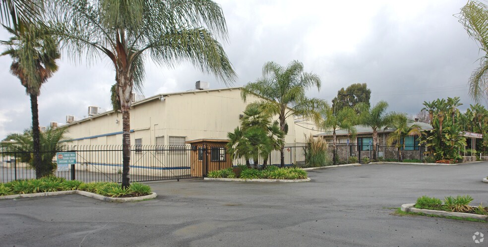 2707 N Garey Ave, Pomona, CA à louer - Photo de l’immeuble – Image 2 sur 9