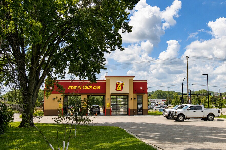 55th Street NW & Chateau Road, Rochester, MN à vendre - Photo de l’immeuble – Image 2 sur 4