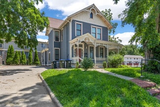 Plus de détails pour 230 S Dodge St, Iowa City, IA - Logement à vendre