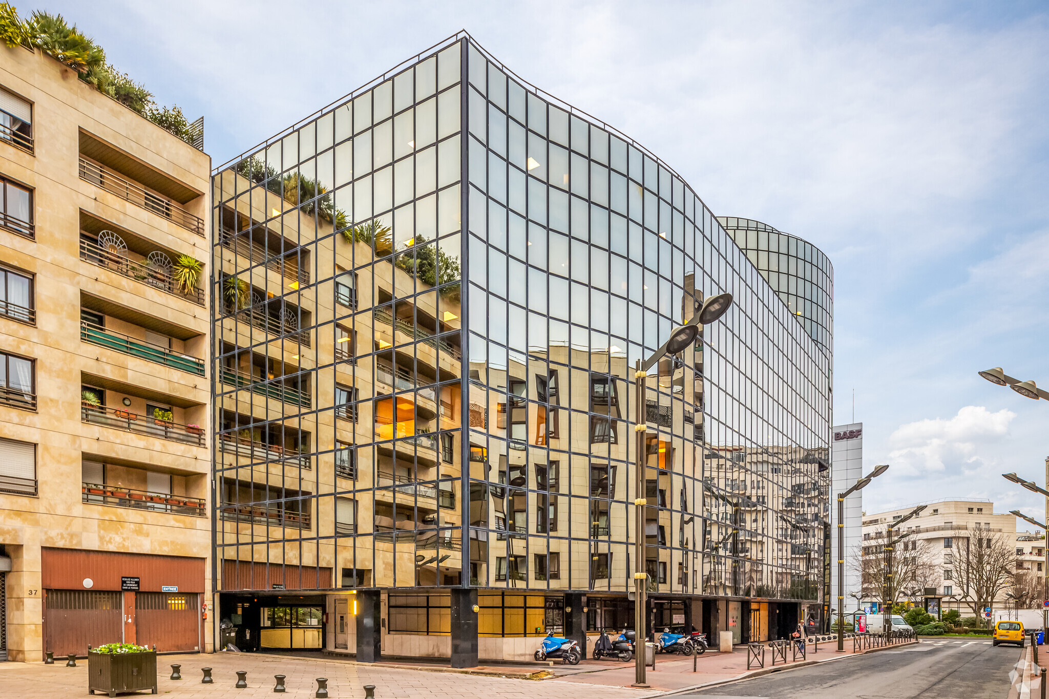 Bureau dans Levallois-Perret à louer Photo principale– Image 1 sur 4