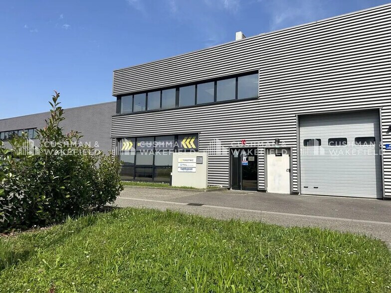 Local d’activités dans Niederhausbergen à louer - Photo de l’immeuble – Image 1 sur 7
