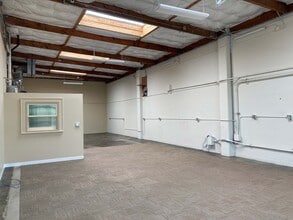 2421-2455 SE 11th Ave, Portland, OR à vendre Photo intérieure– Image 1 sur 2