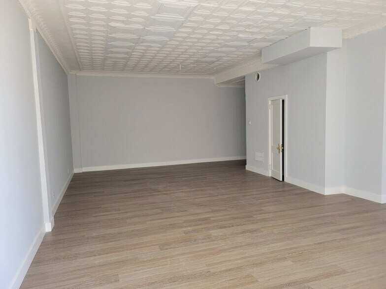 5 Fifth Ave, Bay Shore, NY à louer - Photo de l’immeuble – Image 3 sur 17