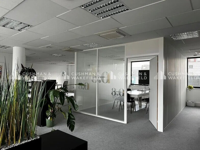 Bureau dans Strasbourg à louer - Photo de l’immeuble – Image 3 sur 11