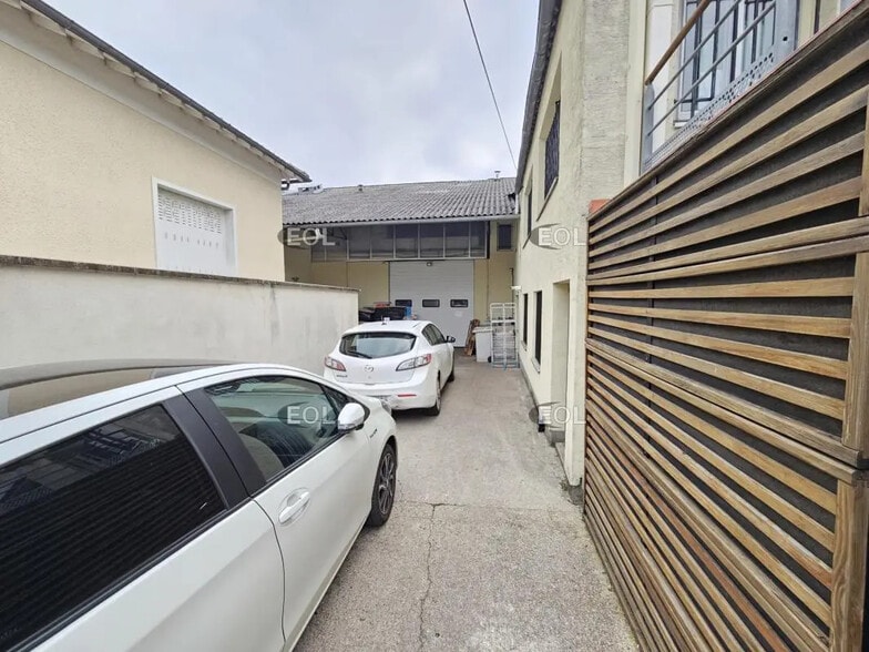 Local d'activités dans Villejuif à vendre - Photo de l’immeuble – Image 2 sur 21