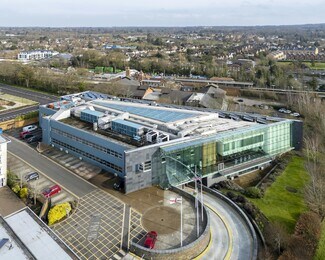 Plus de détails pour Highbury Dr, Leatherhead - Hôtellerie à vendre