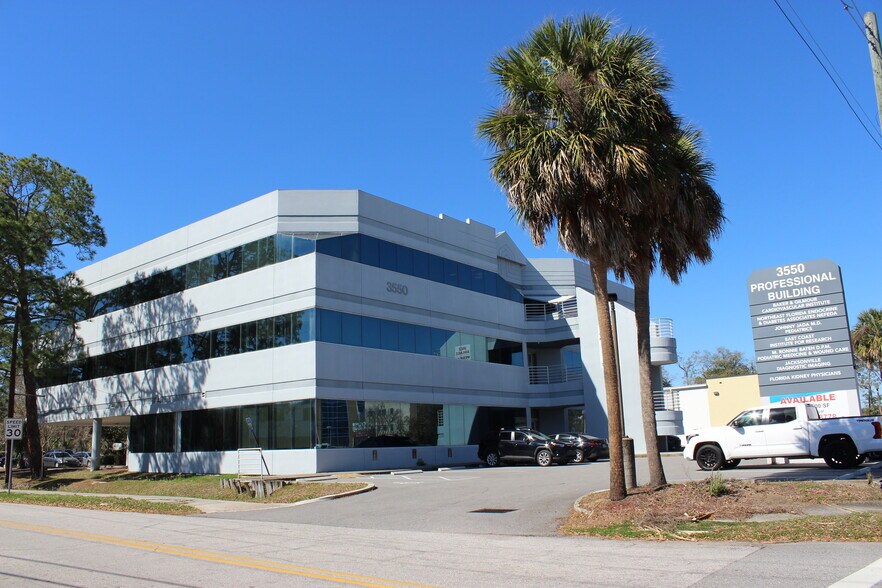 3550 University Blvd S, Jacksonville, FL à louer - Photo de l’immeuble – Image 3 sur 6