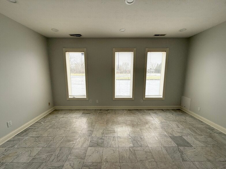 3802 W 96th St, Indianapolis, IN à louer - Photo intérieure – Image 3 sur 11