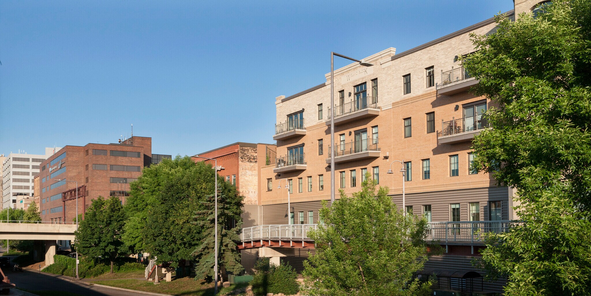 26 E Superior St, Duluth, MN à louer Photo principale– Image 1 sur 7