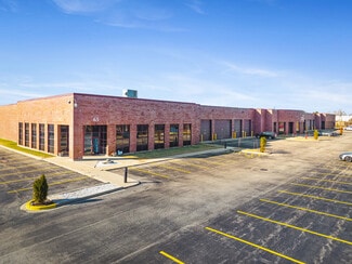 Plus de détails pour 61-95 Oakwood Rd, Lake Zurich, IL - Local d’activités à vendre