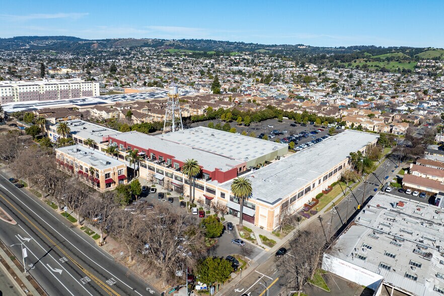 10950 International Blvd, Oakland, CA à louer - Aérien – Image 2 sur 7