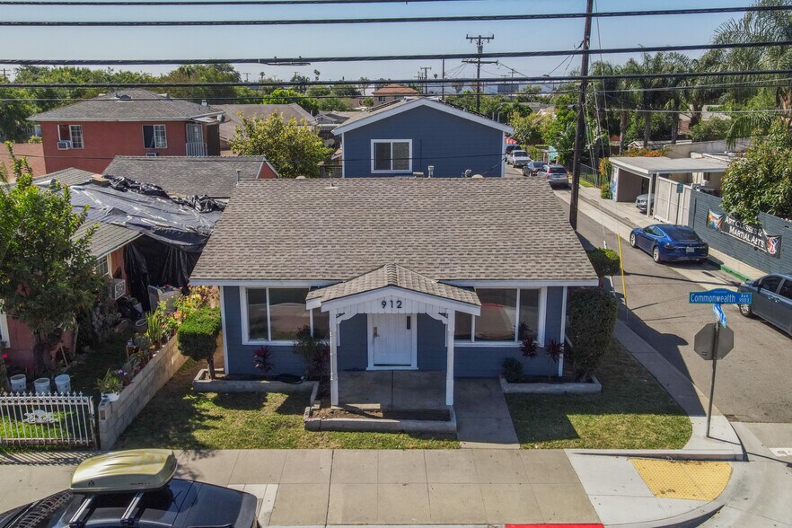 912 E Commonwealth Ave, Fullerton, CA à vendre - Photo de l’immeuble – Image 2 sur 45
